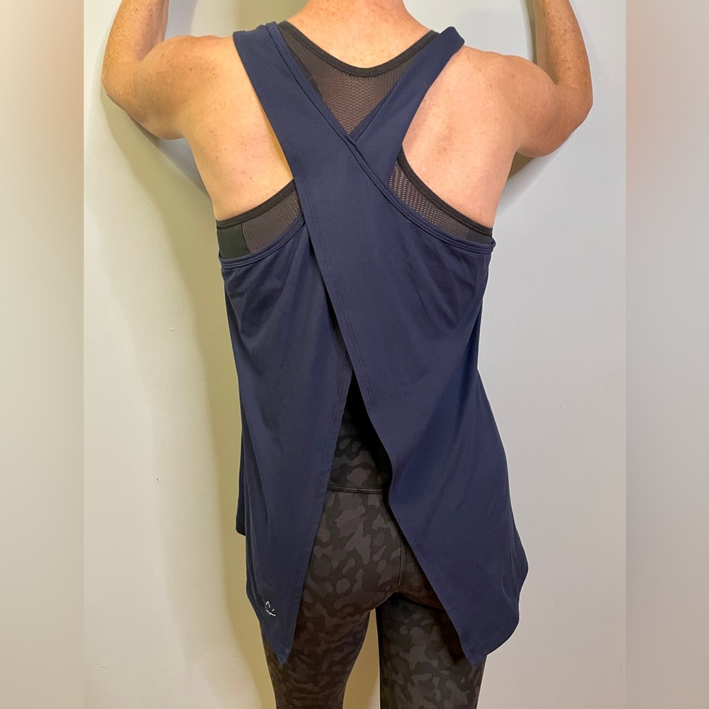 BEYOND YOGA Navy Cross Back Top Racerback Tank Medium - Picture 4 of 5